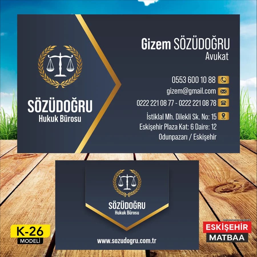 Lacivert Altın Çerçeveli Avukat Kartviziti ön ve arka yüz tasarımı