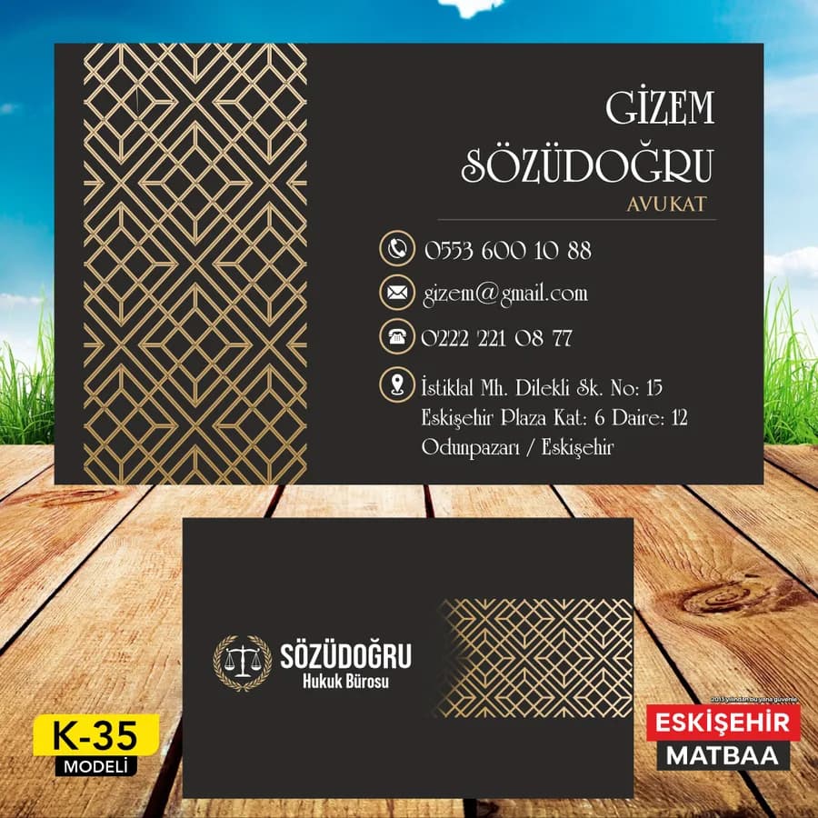 Siyah Altın Geometrik Avukat Kartviziti ön ve arka yüz tasarımı
