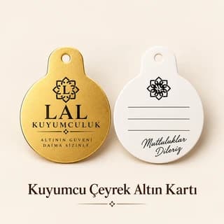 Kuyumcu amblemi, adı ve sloganı yazılı altın rengi altın kartı ile not satırlı beyaz arka yüzü