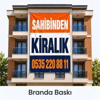 Apartman cephesine asılı, sahibinden kiralık yazılı turuncu beyaz lacivert branda