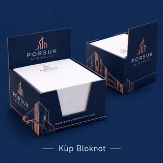 Mimarlık ofisi için lacivert küp bloknot örneği