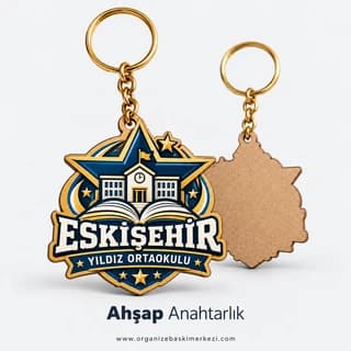 Ortaokul arması şeklinde kesilmiş, yıldız formlu lacivert altın renk ahşap anahtarlık