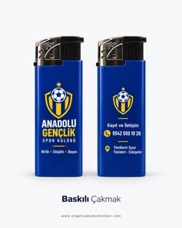 Spor kulübü arması ve iletişim bilgileri basılı iki mavi gövdeli çakmak
