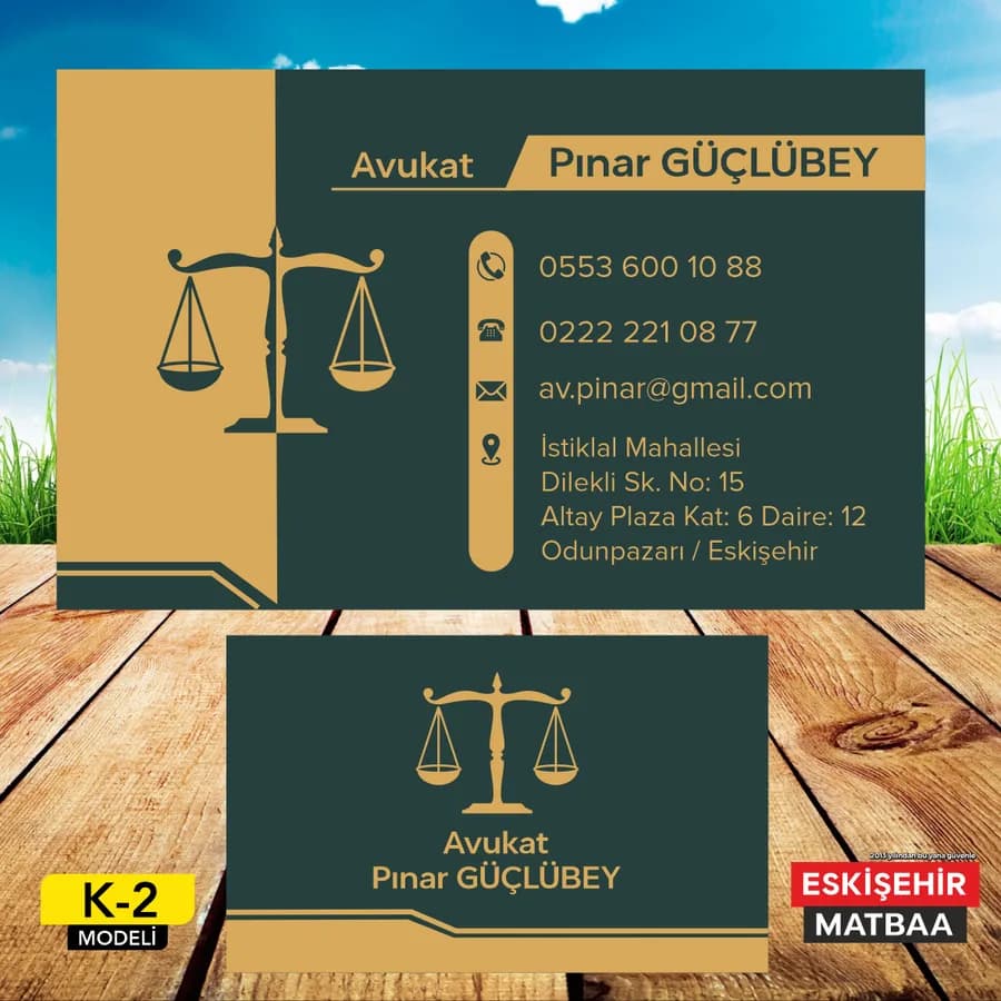 Yeşil Altın Minimal Avukat Kartviziti ön ve arka yüz tasarımı