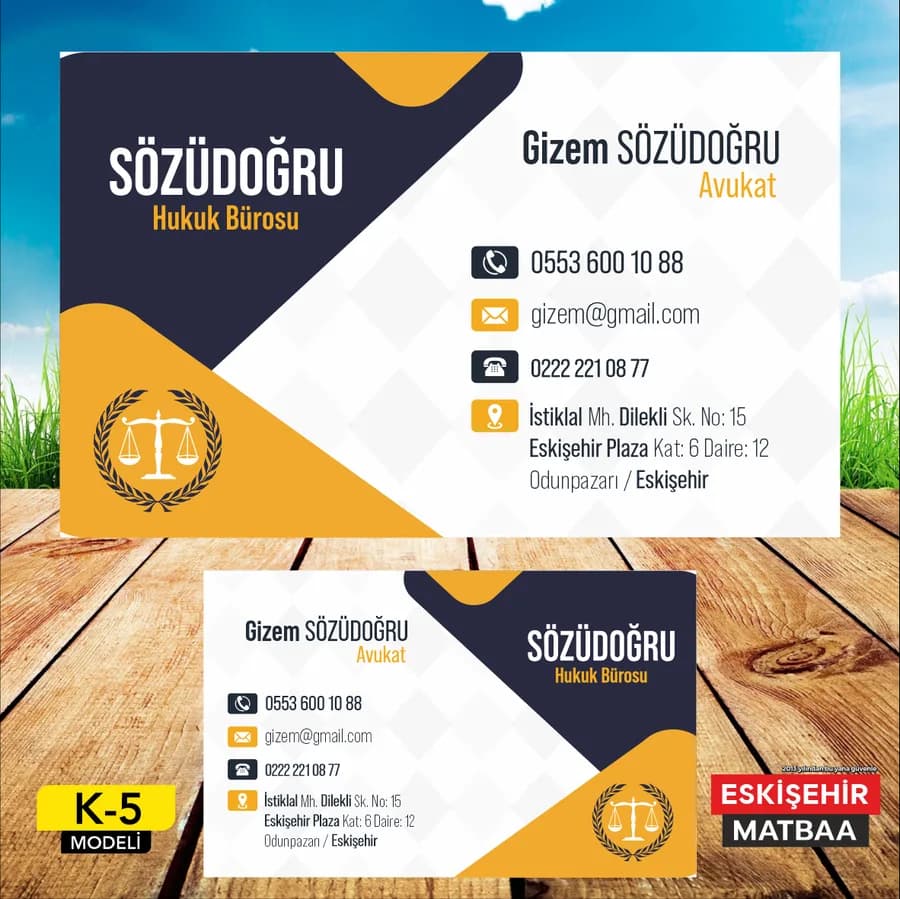 Lacivert Sarı Dinamik Avukat Kartviziti ön ve arka yüz tasarımı