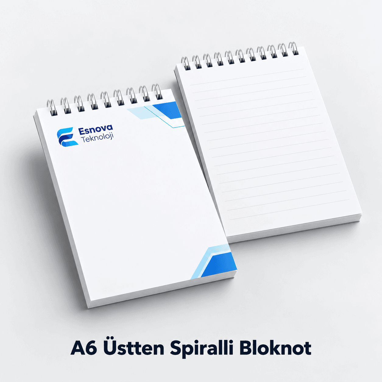 Logolu kapağı ve iç sayfasıyla A6 (9 × 13 cm) üstten spiralli bloknot