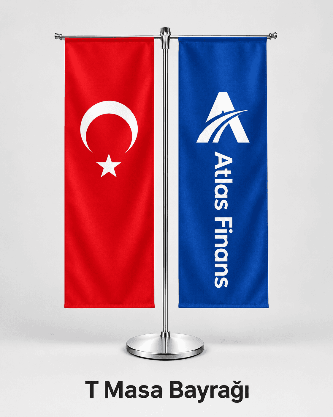 T standında yan yana Türk bayrağı ve mavi zeminli firma logolu masa bayrağı